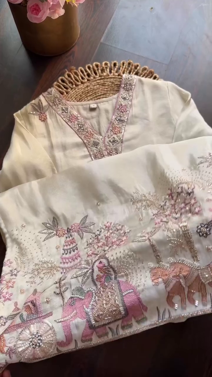 Royal Ivory Embroidered Traditional Suit Set with Pink Dupatta πΈπ€π - Image 2