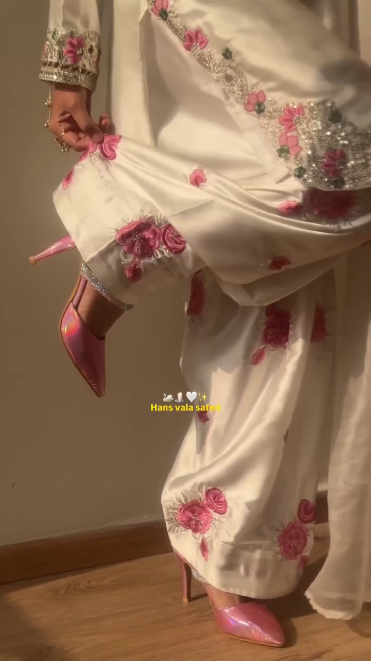 Straight Kurta With Matching Palazzo Pants And Sheer Floral Dupatta - Image 3